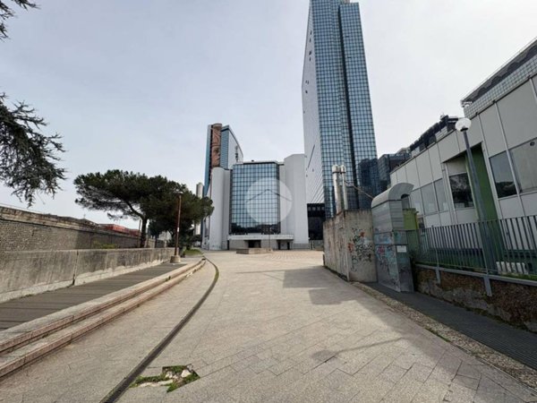 ufficio in affitto a Napoli in zona Poggioreale