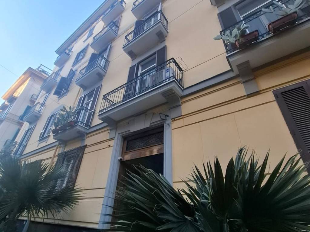 appartamento in affitto a Napoli in zona Chiaia