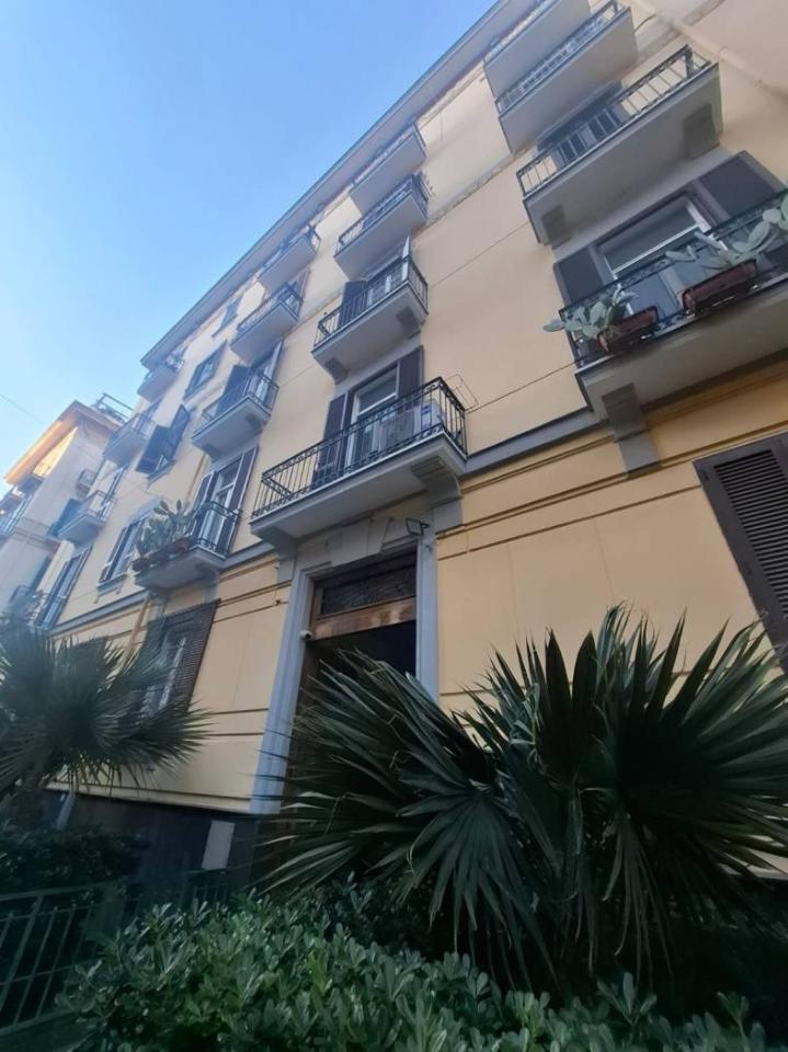 appartamento in affitto a Napoli in zona Chiaia