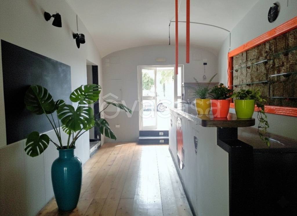 trivano in affitto a Napoli in zona Vomero