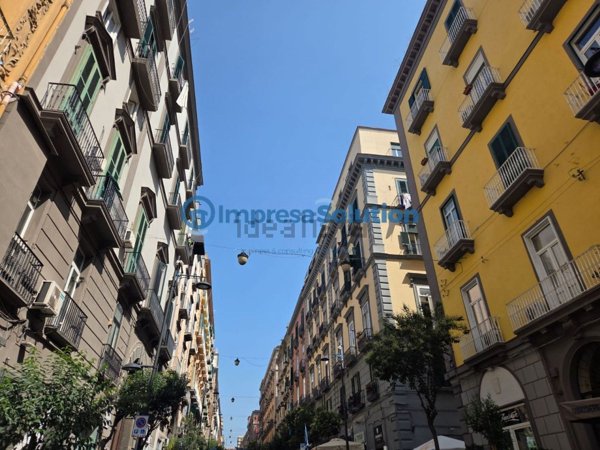locale commerciale in affitto a Napoli in zona Pendino / San Giuseppe