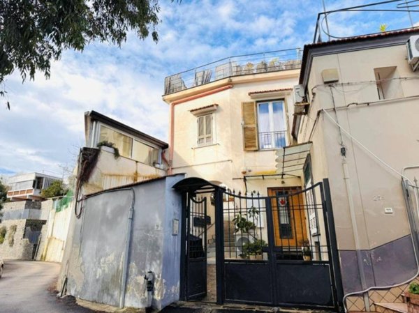 casa indipendente in affitto a Napoli in zona Posillipo