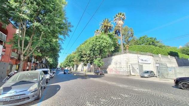 negozio in affitto a Napoli