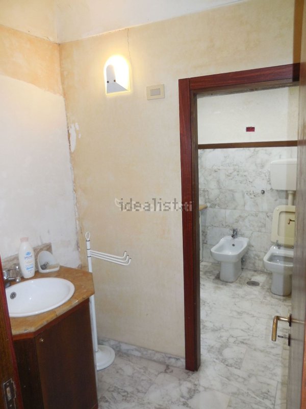 ufficio in affitto a Napoli in zona San Ferdinando