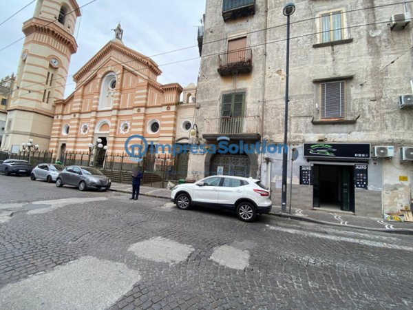 negozio in affitto a Napoli in zona Pendino / San Giuseppe