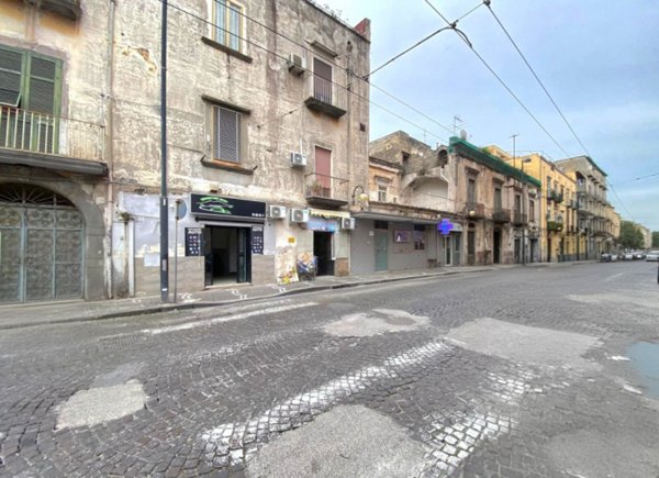 negozio in affitto a Napoli in zona San Giovanni a Teduccio