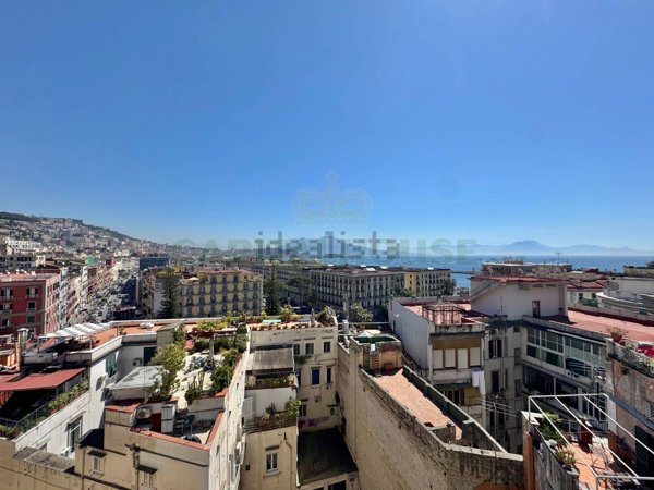 appartamento in affitto a Napoli in zona Chiaia