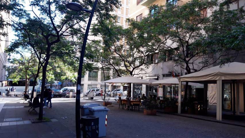 negozio in affitto a Napoli in zona Porto