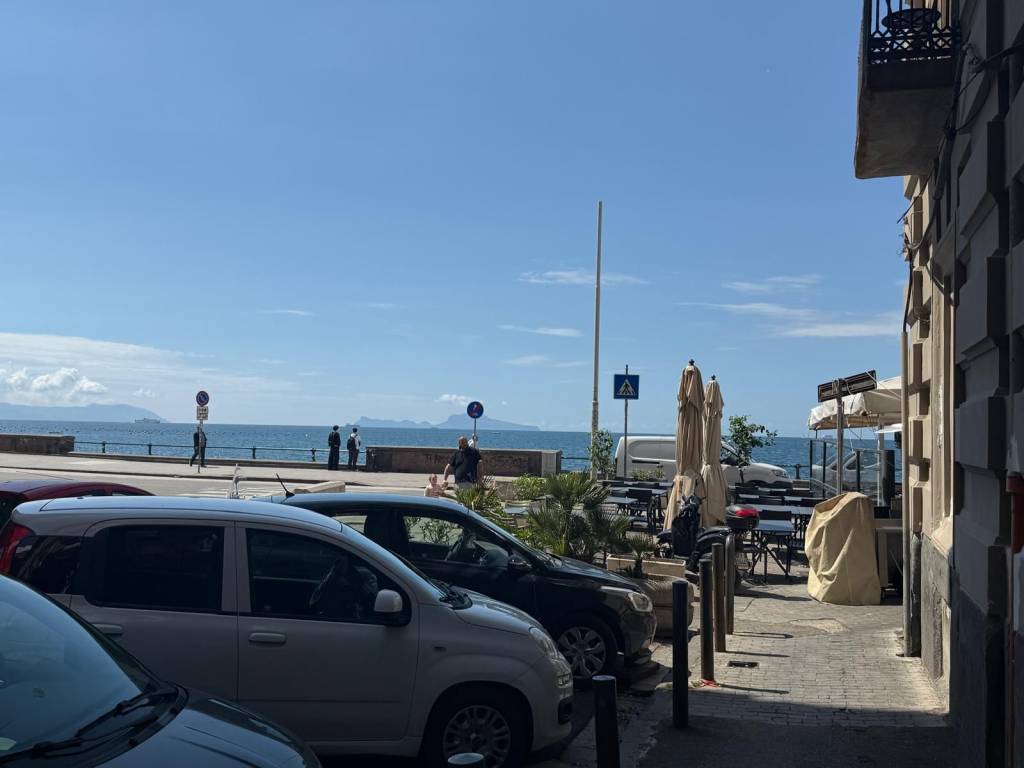 appartamento in affitto a Napoli in zona Chiaia