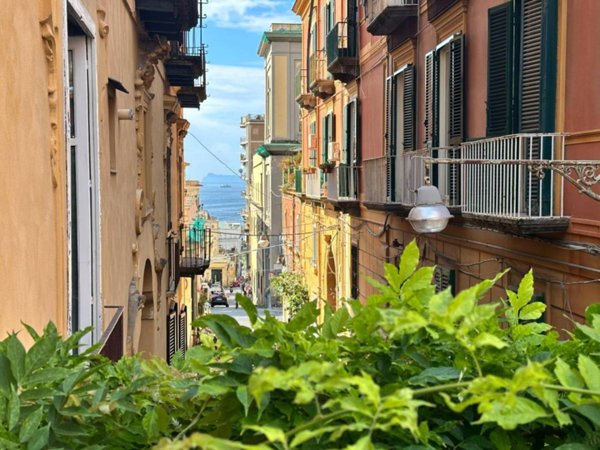 appartamento in affitto a Napoli in zona Chiaia