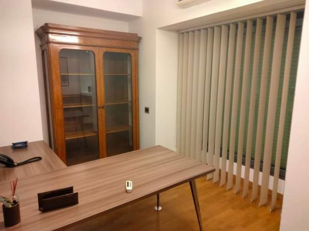 ufficio in affitto a Napoli in zona Chiaia