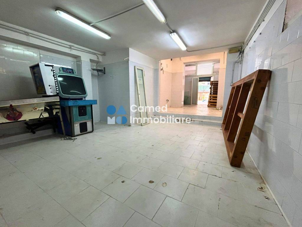 negozio in affitto a Napoli in zona Pianura