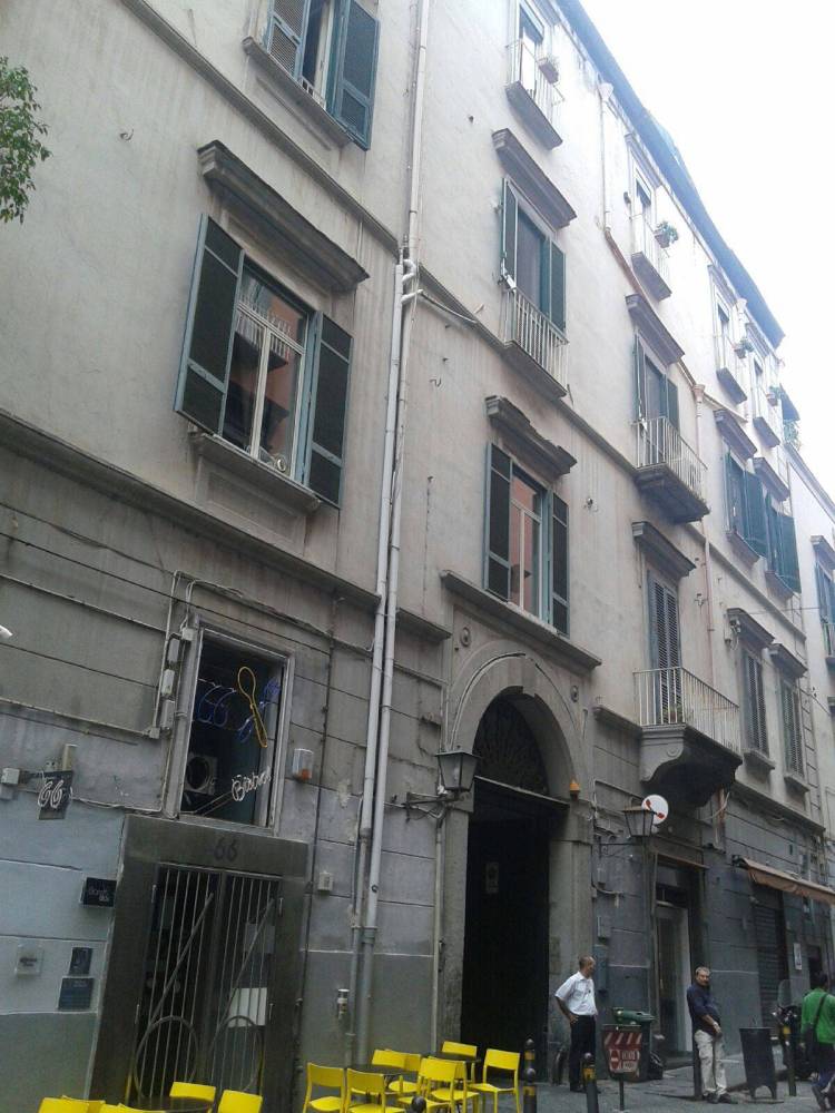 appartamento in affitto a Napoli in zona Chiaia