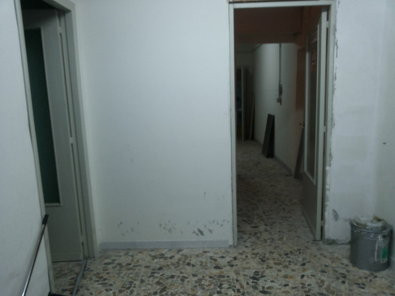 negozio in affitto a Napoli in zona Avvocata