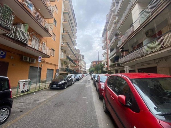 ufficio in affitto a Napoli in zona Pianura