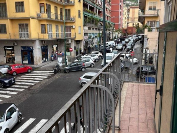 appartamento in affitto a Napoli in zona Chiaia