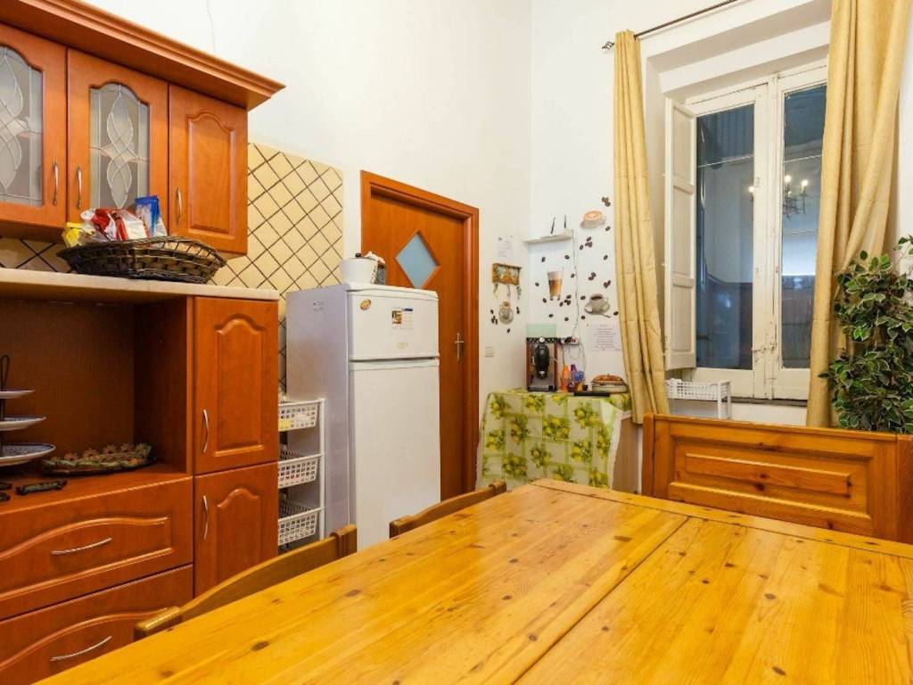 appartamento in affitto a Napoli in zona Chiaia