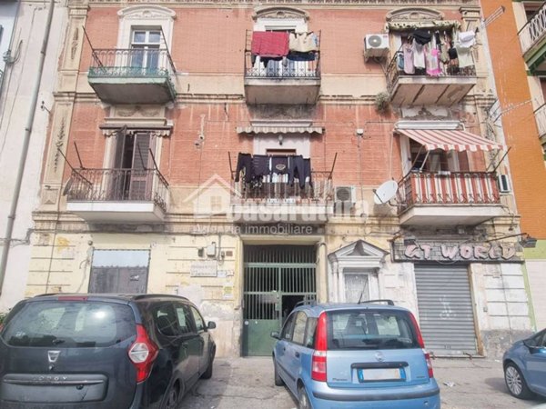 negozio in affitto a Napoli in zona Capodichino