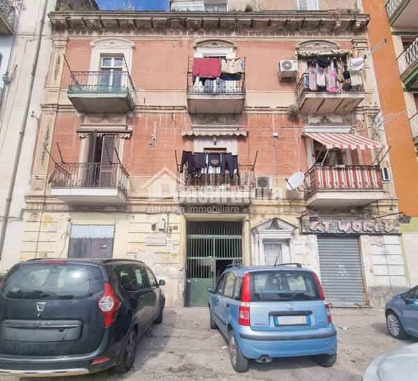 negozio in affitto a Napoli in zona Secondigliano