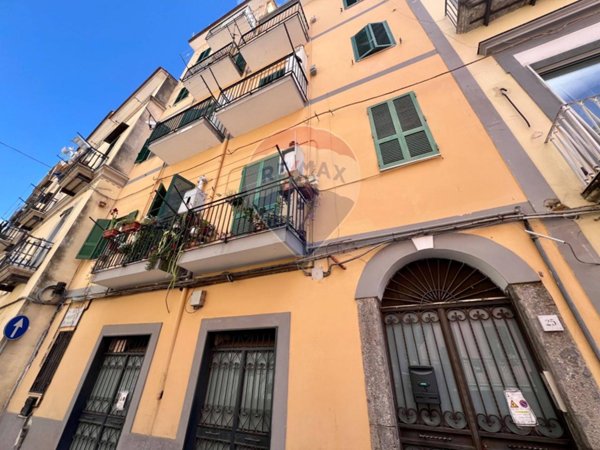 appartamento in affitto a Napoli in zona San Carlo all'Arena