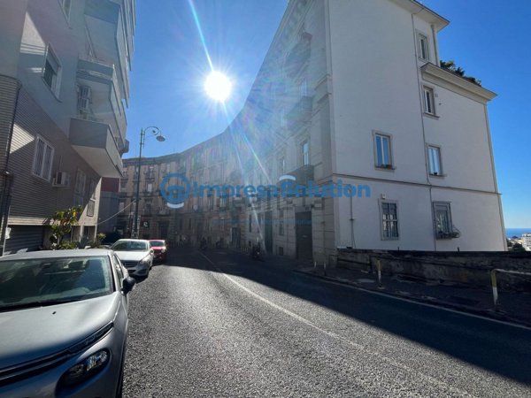appartamento in affitto a Napoli in zona Chiaia