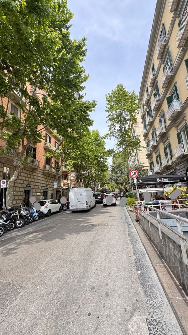 locale commerciale in affitto a Napoli in zona Vomero