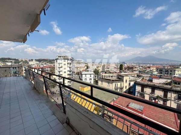 appartamento in affitto a Napoli in zona Stella