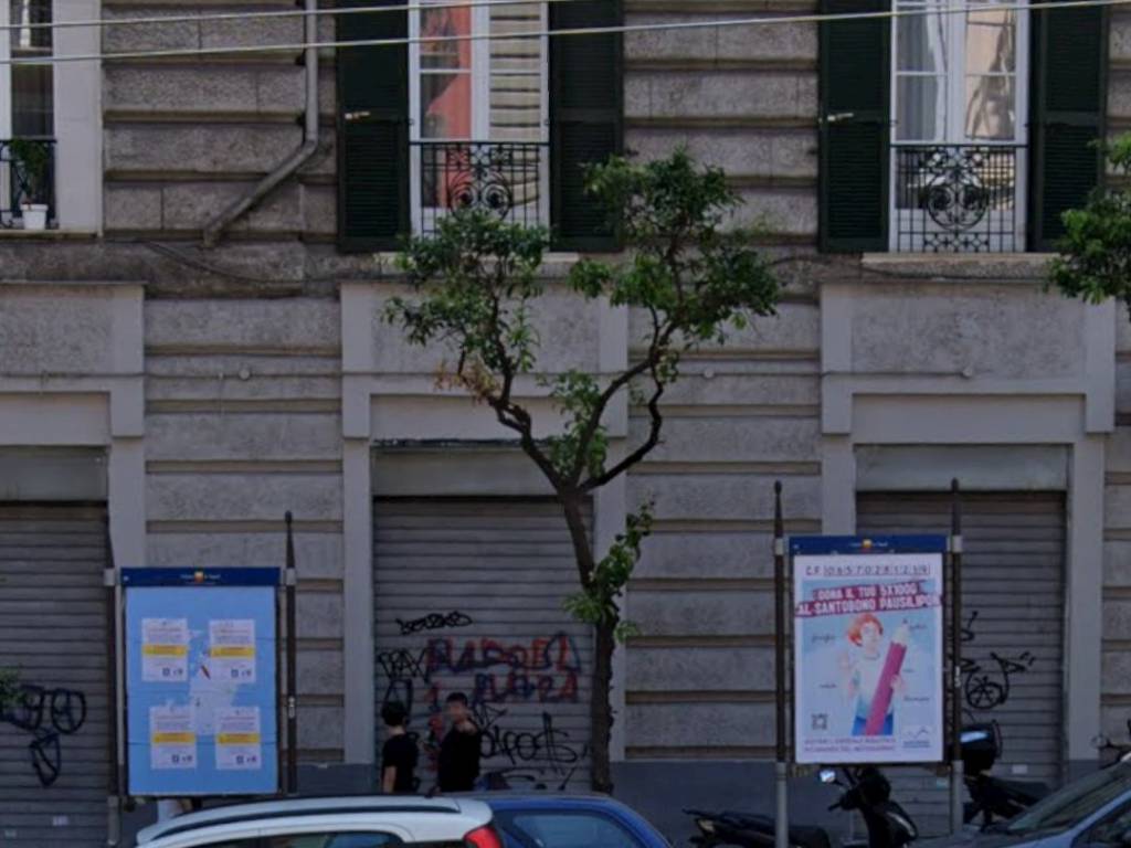 negozio in affitto a Napoli