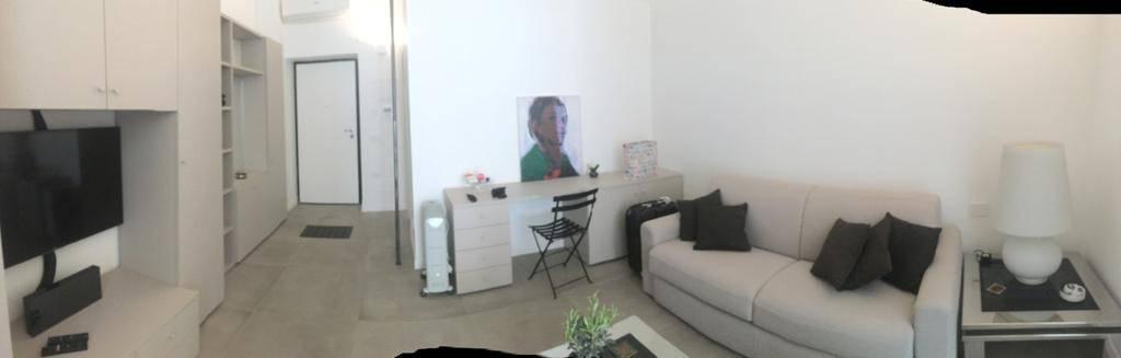 appartamento in affitto a Napoli in zona Chiaia