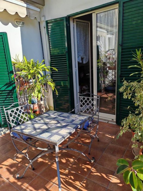 appartamento in affitto a Napoli in zona Chiaia