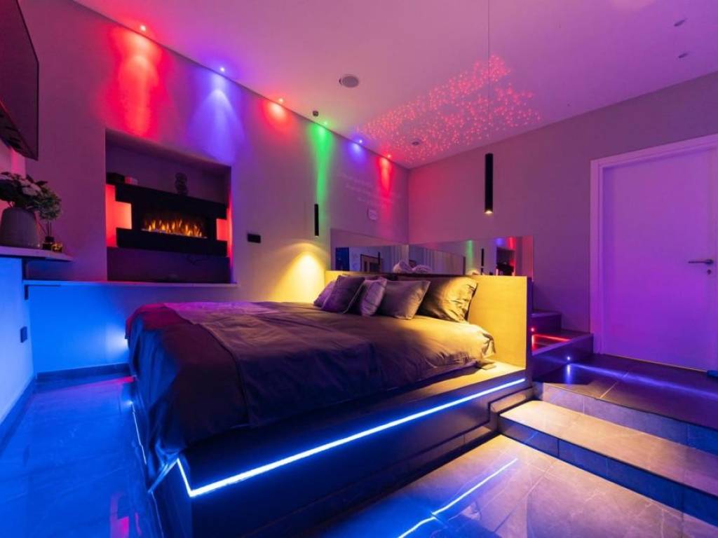 appartamento in affitto a Napoli in zona Chiaia