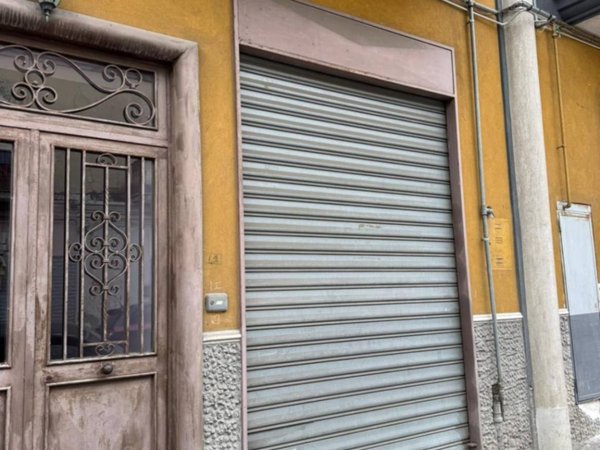 negozio in affitto a Napoli in zona Secondigliano