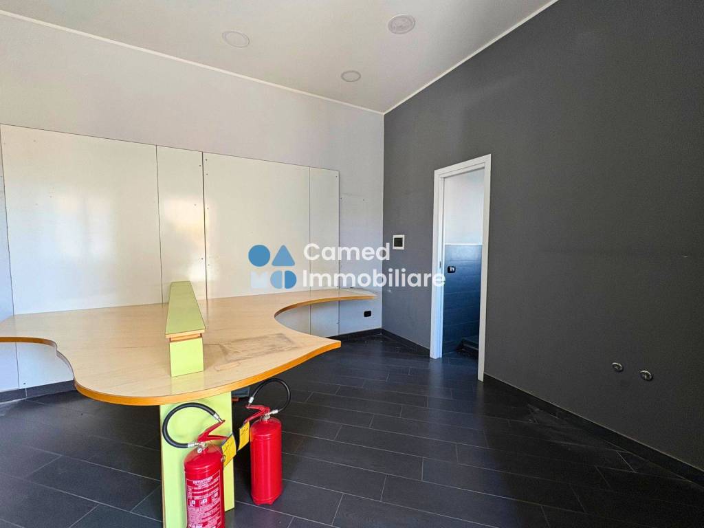 ufficio in affitto a Napoli in zona Bagnoli
