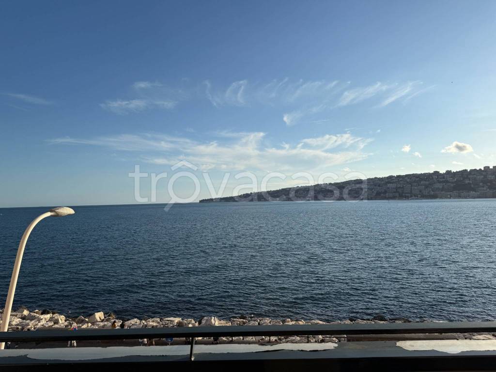appartamento in affitto a Napoli in zona Chiaia