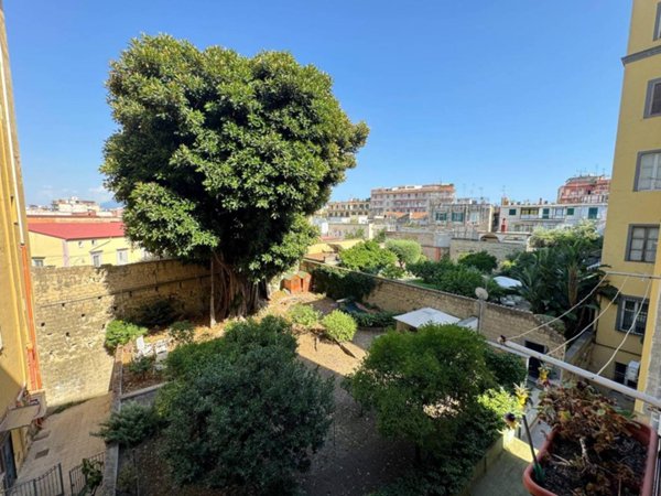 appartamento in affitto a Napoli in zona Chiaia