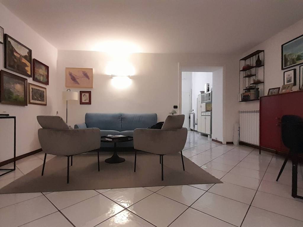 appartamento in affitto a Napoli in zona Chiaia