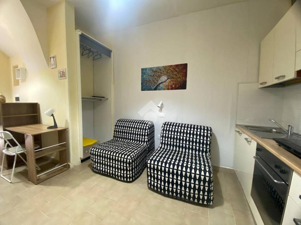 appartamento in affitto a Napoli in zona San Carlo all'Arena