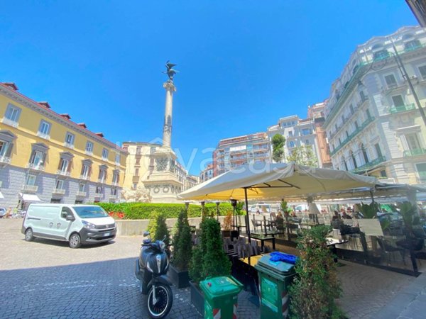 locale commerciale in affitto a Napoli in zona Chiaia