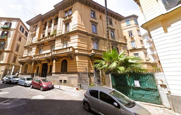 appartamento in affitto a Napoli in zona Chiaia