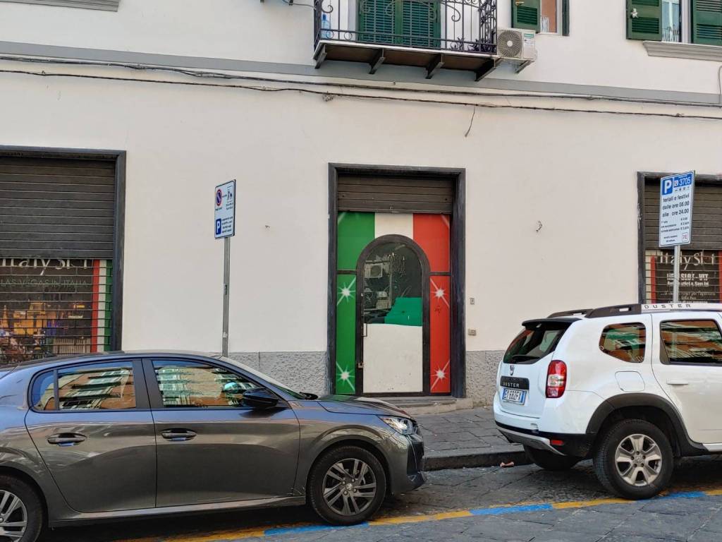 negozio in affitto a Napoli