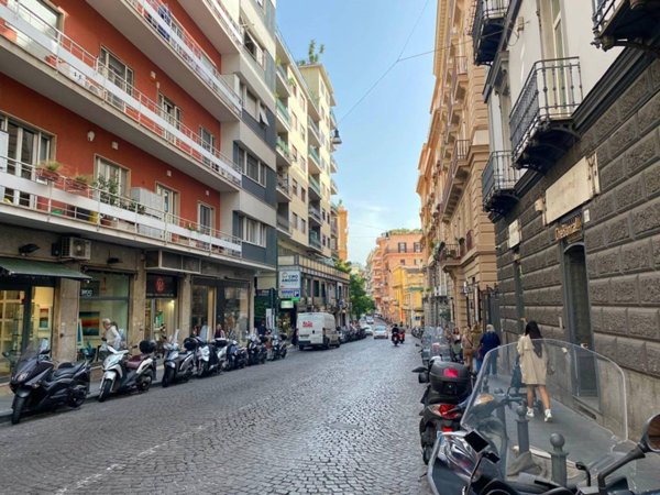 appartamento in affitto a Napoli in zona Chiaia