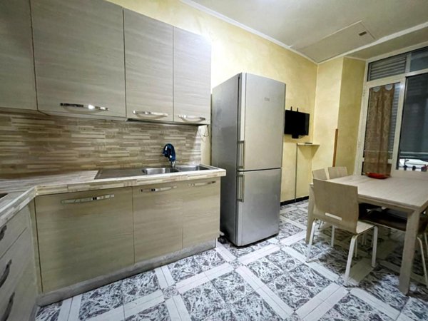 appartamento in affitto a Napoli in zona Stella