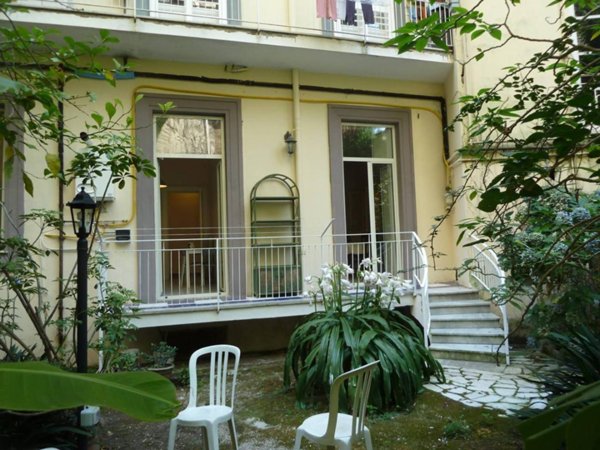appartamento in affitto a Napoli in zona Chiaia
