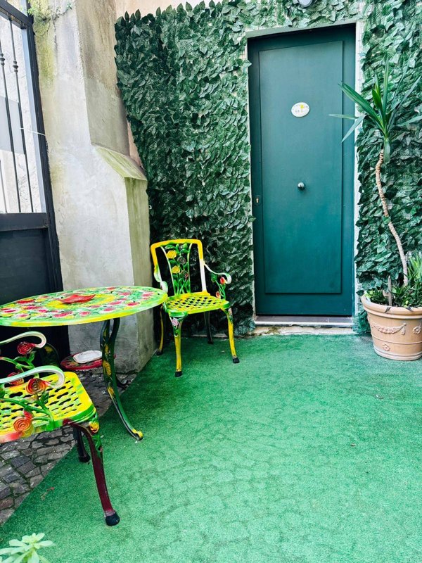 appartamento in affitto a Napoli in zona Chiaia