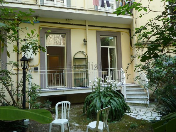 appartamento in affitto a Napoli in zona Chiaia