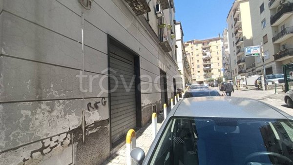 negozio in affitto a Napoli in zona Vomero