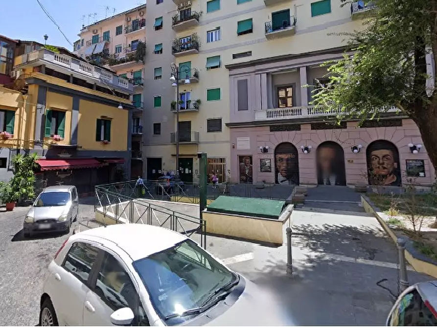 negozio in affitto a Napoli in zona San Ferdinando