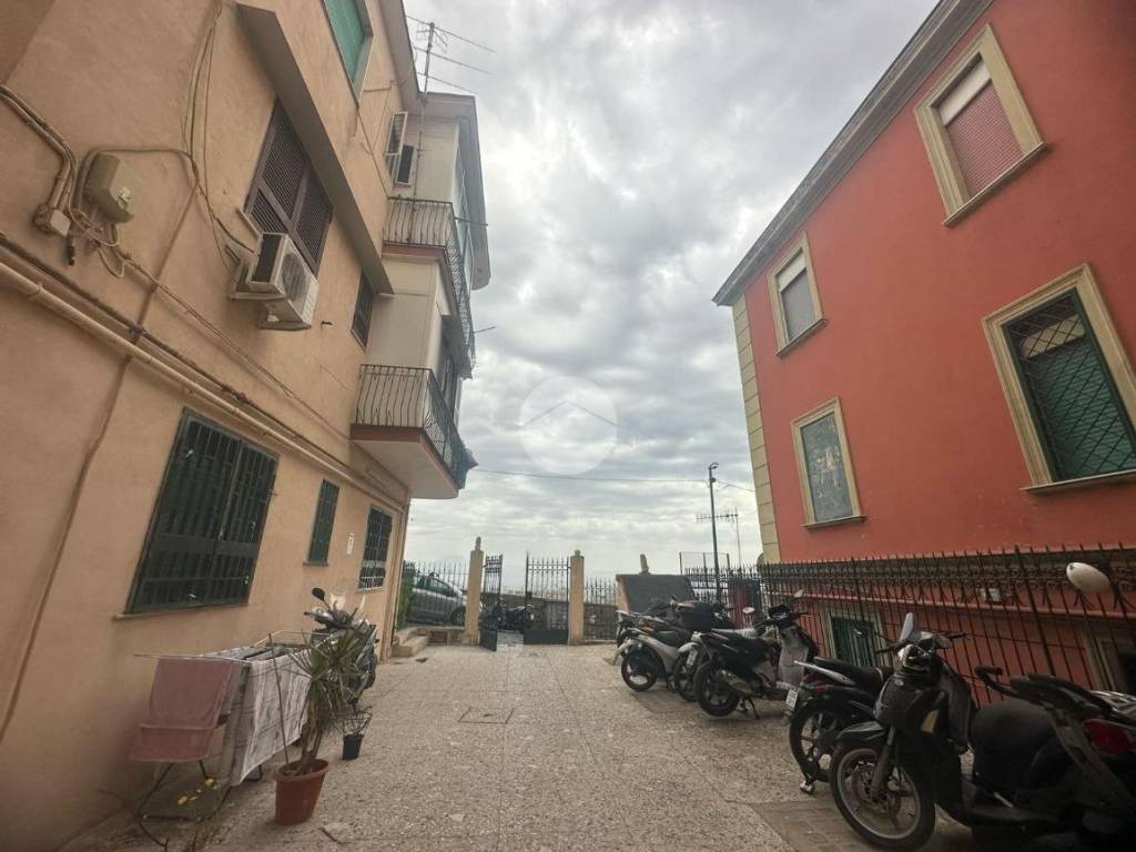 appartamento in affitto a Napoli in zona San Carlo all'Arena