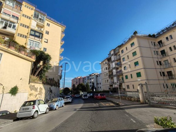 negozio in affitto a Napoli in zona Posillipo