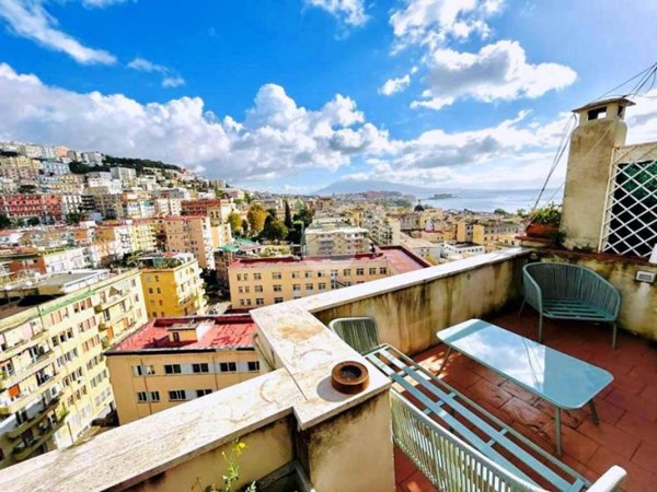 appartamento in affitto a Napoli in zona Chiaia